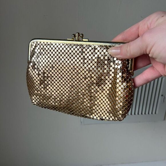 Vintage Chain Mail Gold Metal Metallic Clutch - Picture 7 of 9